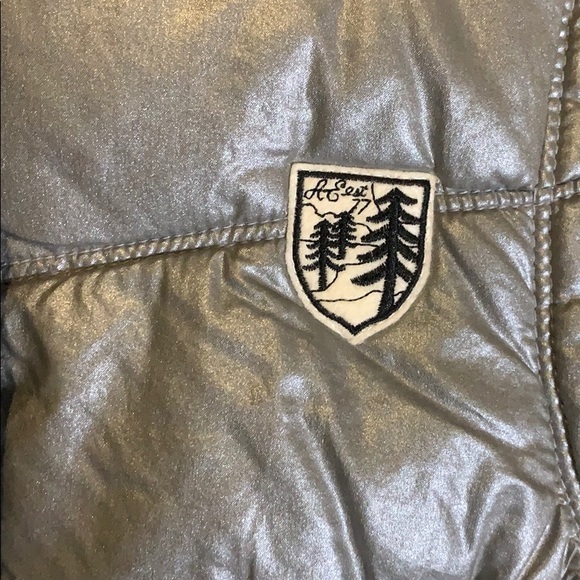 Sliver American Eagle vest with white fur hoodie - Picture 2 of 9